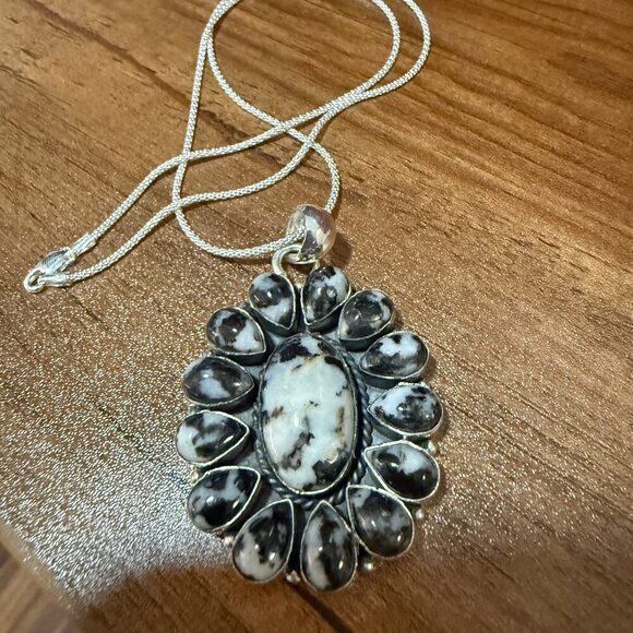 White Buffalo Dahlia Turquoise Gemstone Navajo Pendant - Picture 9 of 9
